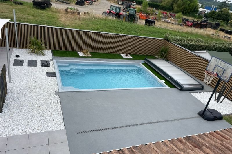 Page Accueil réalisations MT-Paysages-47-Paysagiste-createur-de-parcs-et-jardins-sur-mesure-a-Vares-Lot-et-Garonne-–-Entretien-elagage-pose-de-cloture – 2
