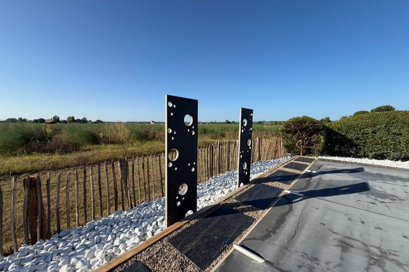 Page Créations MT-Paysages-47-Paysagiste-createur-de-parcs-et-jardins-sur-mesure-a-Vares-Lot-et-Garonne-–-Entretien-elagage-pose-de-clot – 1